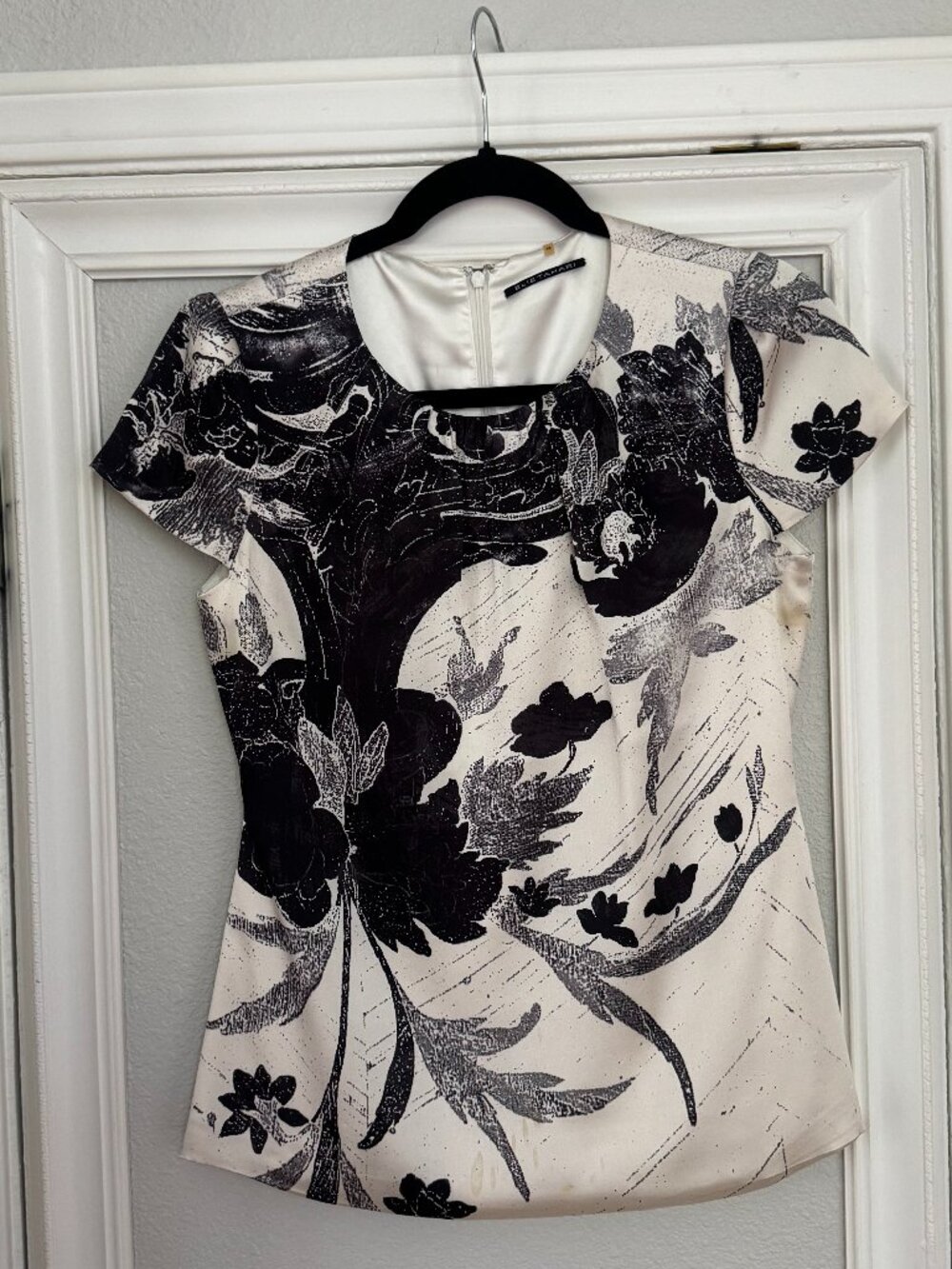 Ellie Tahari Black & White silk blouse, size XS